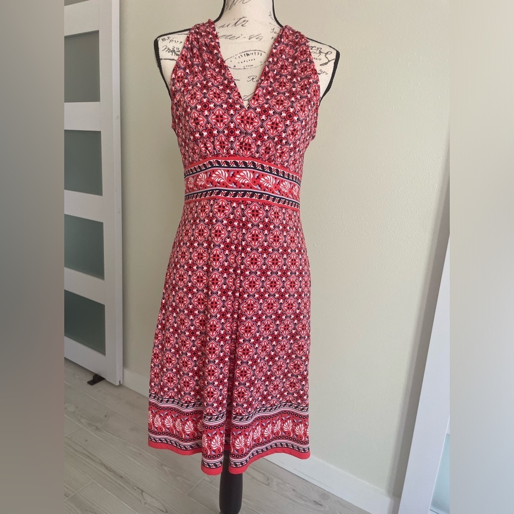 Max studio pattern V-neck jersey dress Size Small EUC